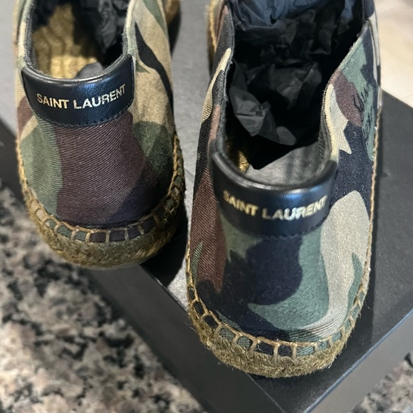 Only wore it once. Ready to rotate - Picture 7 of 13